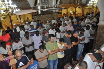 بالفيديو والصور: شعائر صلاة التراويح من مسجد يافا الكبير "المحمودية"